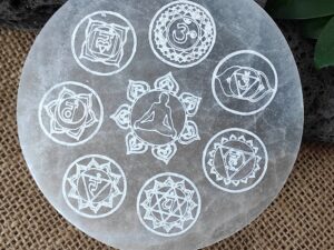 Base de Selenite com Símbolos de Chakras3